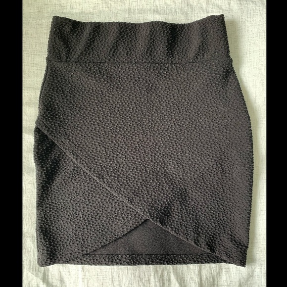 MINI Skirt - Picture 3 of 3